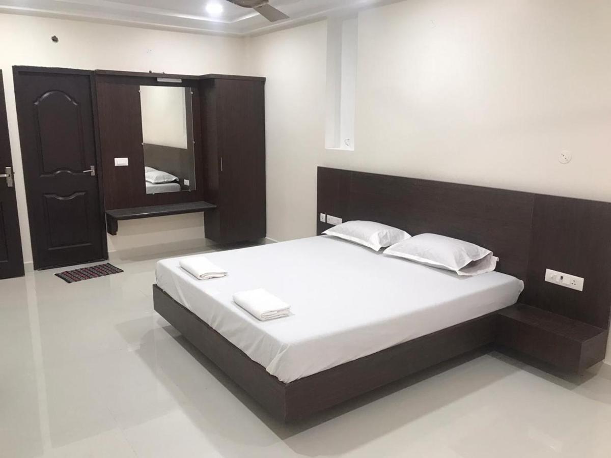 Sri Krishna Residency Hotel Eluru Bagian luar foto