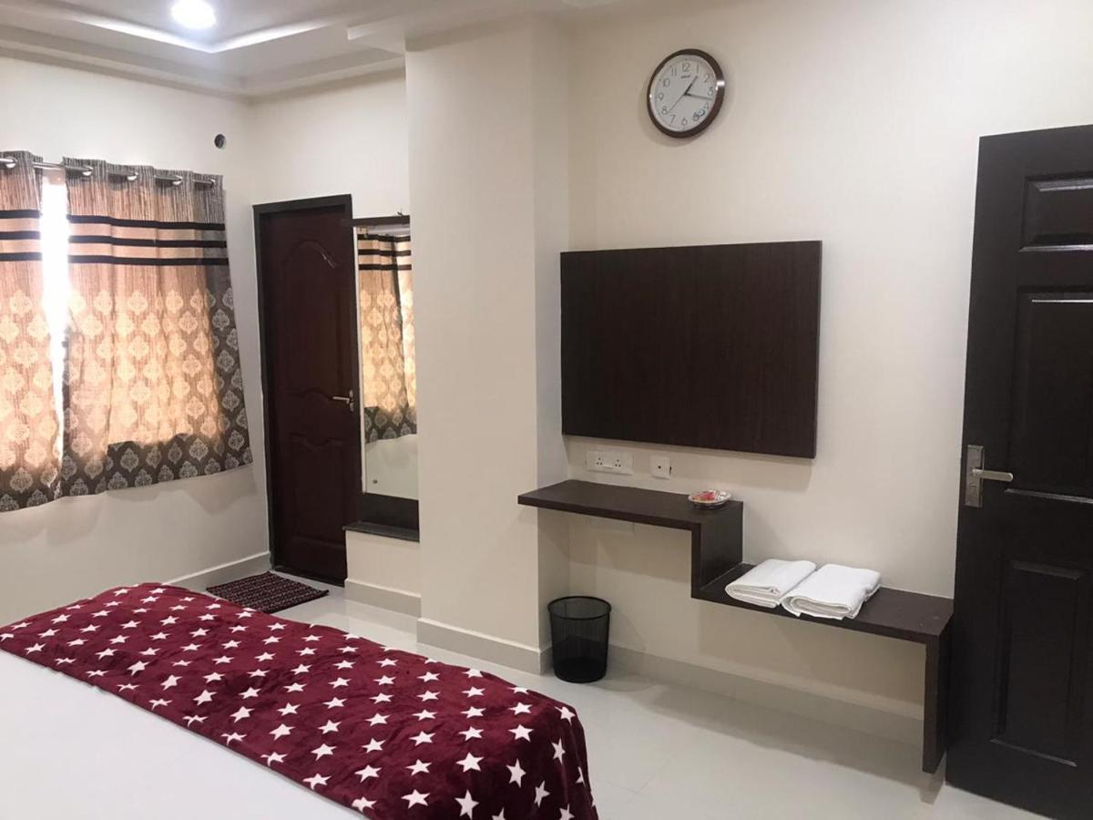 Sri Krishna Residency Hotel Eluru Bagian luar foto